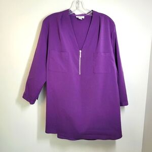 Jacquelyn Smith 2x V-Neck w/silver accents